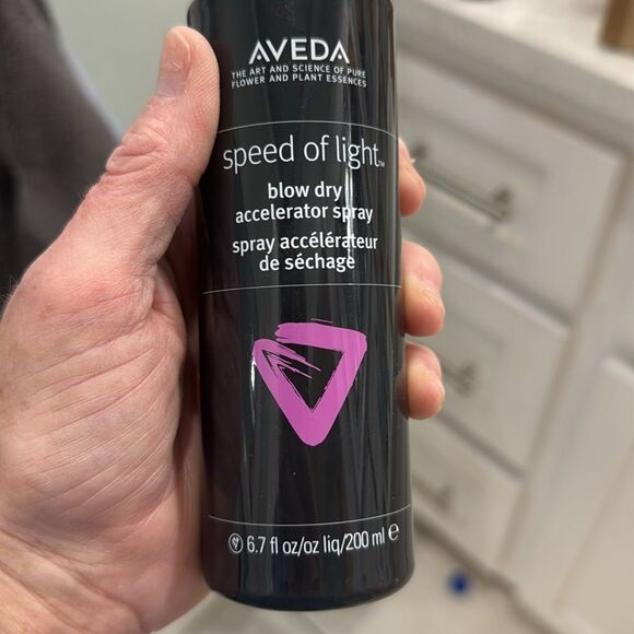 Aveda Speed of Light Blow Dry Spray - Black and Purple - Picture 2 of 9